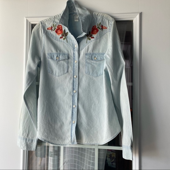 Embroidered Denim Shirt Size L Forever 21 - Picture 2 of 10
